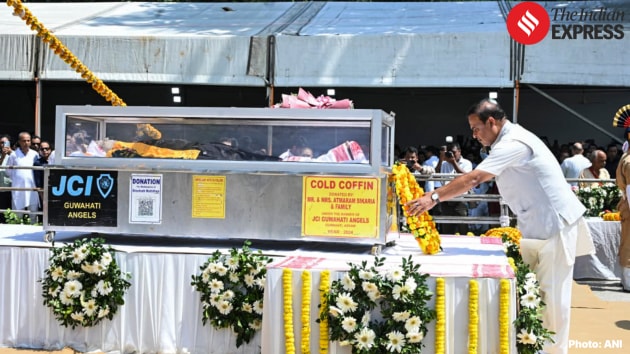 assam CM Himanta Biswa sharma pays last respect to zubeen's remains