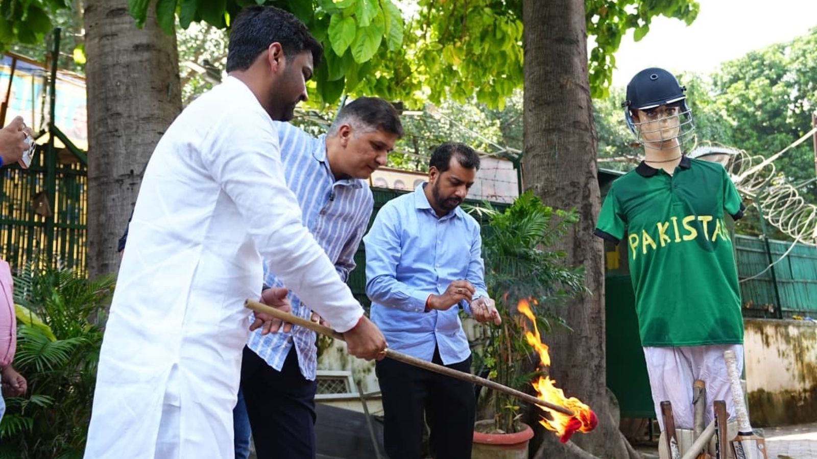 AAP warns boycott of bars, clubs screening India-Pakistan cricket match ...