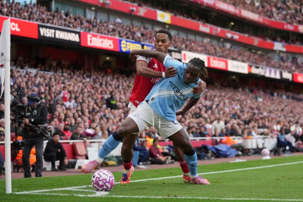 وفقًا لـ Guardiola ، كانت التكتيكات ضد Gunners خطة مدروسة جيدًا من أجل عدم لعب لاعبيه على الأرض بعد مباراتين صعبة. (AP)