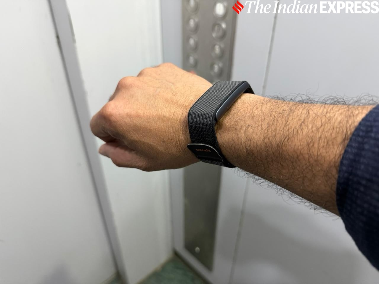 The battery life is another great advantage, and you need to charge this only twice a month.
