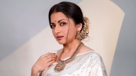 Bhagyashree shares her nighttime stretching routine
