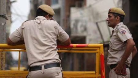 A case was subsequently registered under sections 103(1) (murder) and 3(5) (common intention) of the Bharatiya Nyaya Sanhita (BNS), along with provisions of the Arms Act, at Harsh Vihar police station.