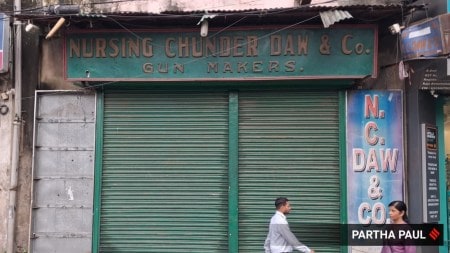 One of the Daw's shop near Mahakaran Metro station.