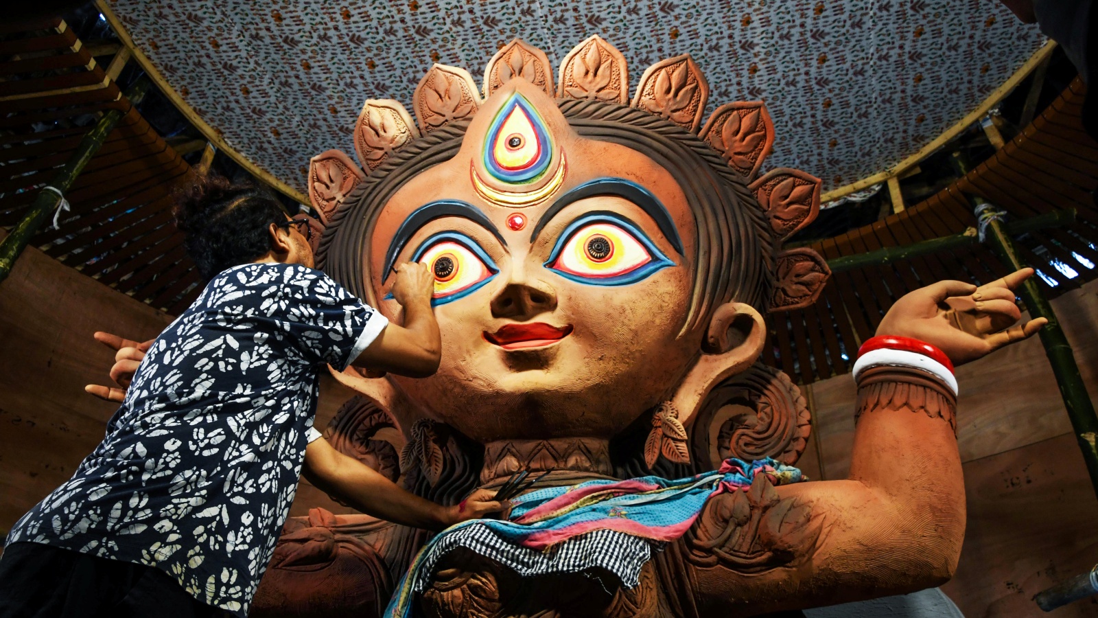 Durga Puja Art Preview Opens with Accessibility Focus