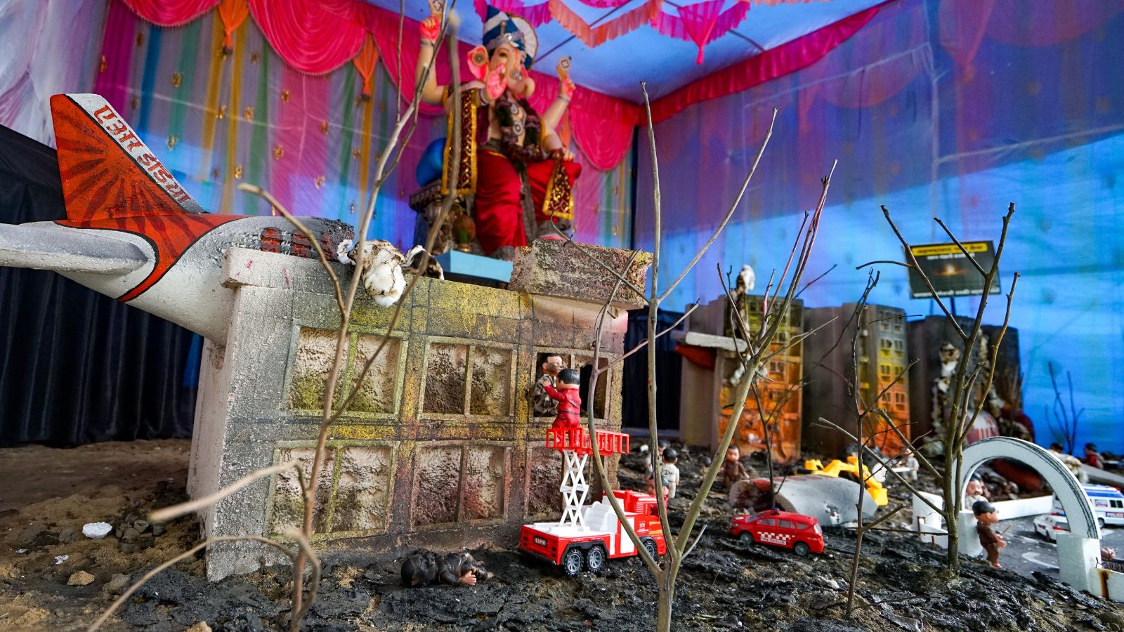 Ahmedabad Ganpati Pandals Honor Air India Crash Victims