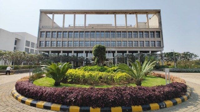 These seven MDPs span across key functional areas including strategic management, information systems, general management, HRM and OB, and are curated by IIM Raipur’s faculty members