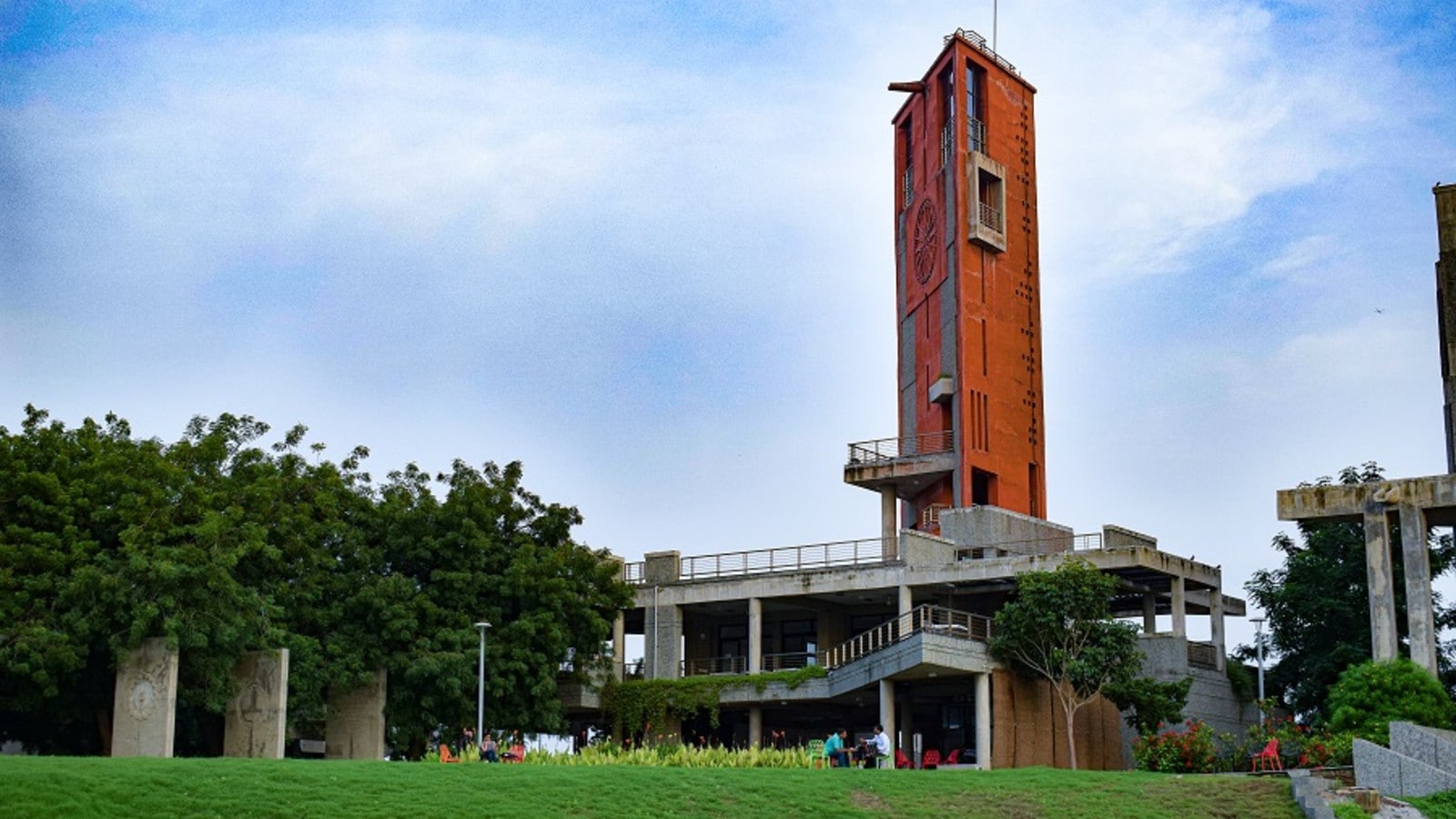 IIT Gandhinagar announces new MTech, MDes programmes on technologies and design