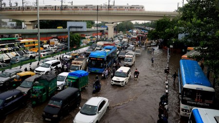 delhi traffic snarls, delhi waterlogging, delhi road diversions, traffic snarls, waterlogging, road diversions, delhi news, India news, Indian express, current affairs