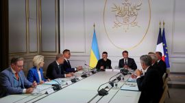 From left, Belgium's Prime Minister Bart De Wever, European Commission President Ursula von der Leyen, Poland's Prime Minister Donald Tusk, Finland's President Alexander Stubb, Ukraine's President Volodymyr Zelenskyy and French President Emmanuel Macron speak during a summit on Ukraine at the Elysee Palace, in Paris, France, Thursday, Sept. 4, 2025. (Ludovic Marin/Pool Photo via AP)