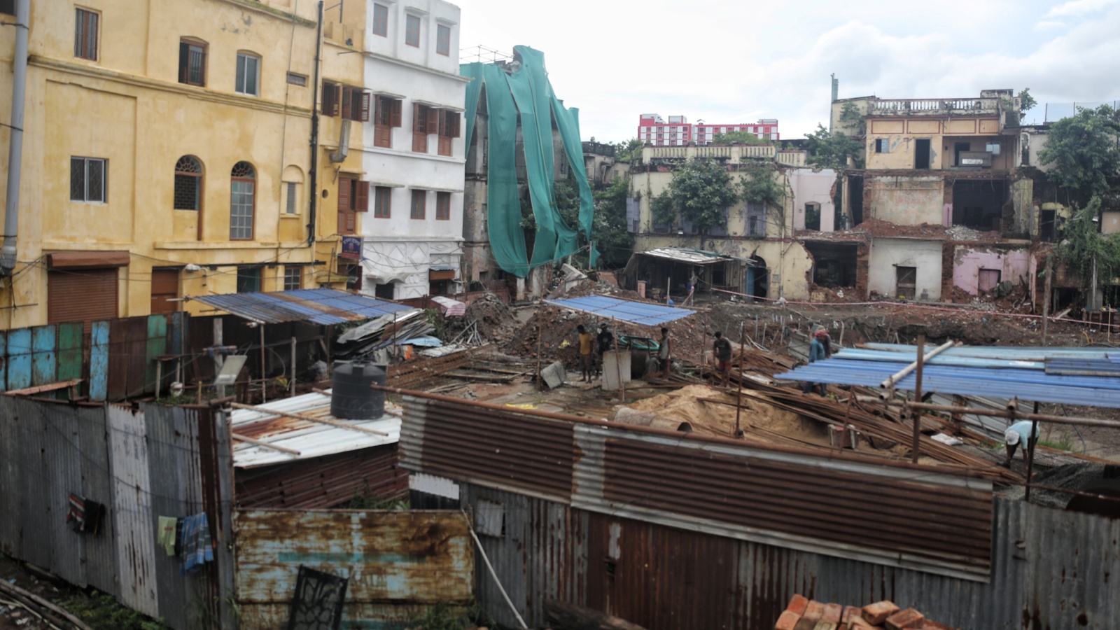 Kolkata Metro Construction Displaces Families, Causes Uncertainty