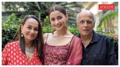 Soni Razdan is a better actor than Alia Bhatt, says Mahesh Bhatt.