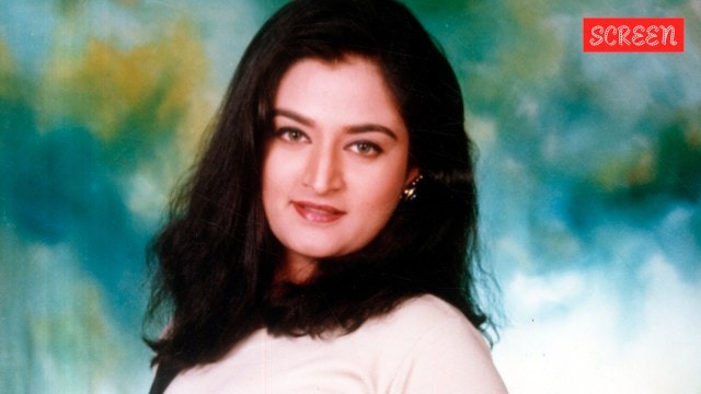 Stating that though she refused, crying, to do the scenes initially, Mohini eventually gave in as her refusal affected the overall production of the movie.