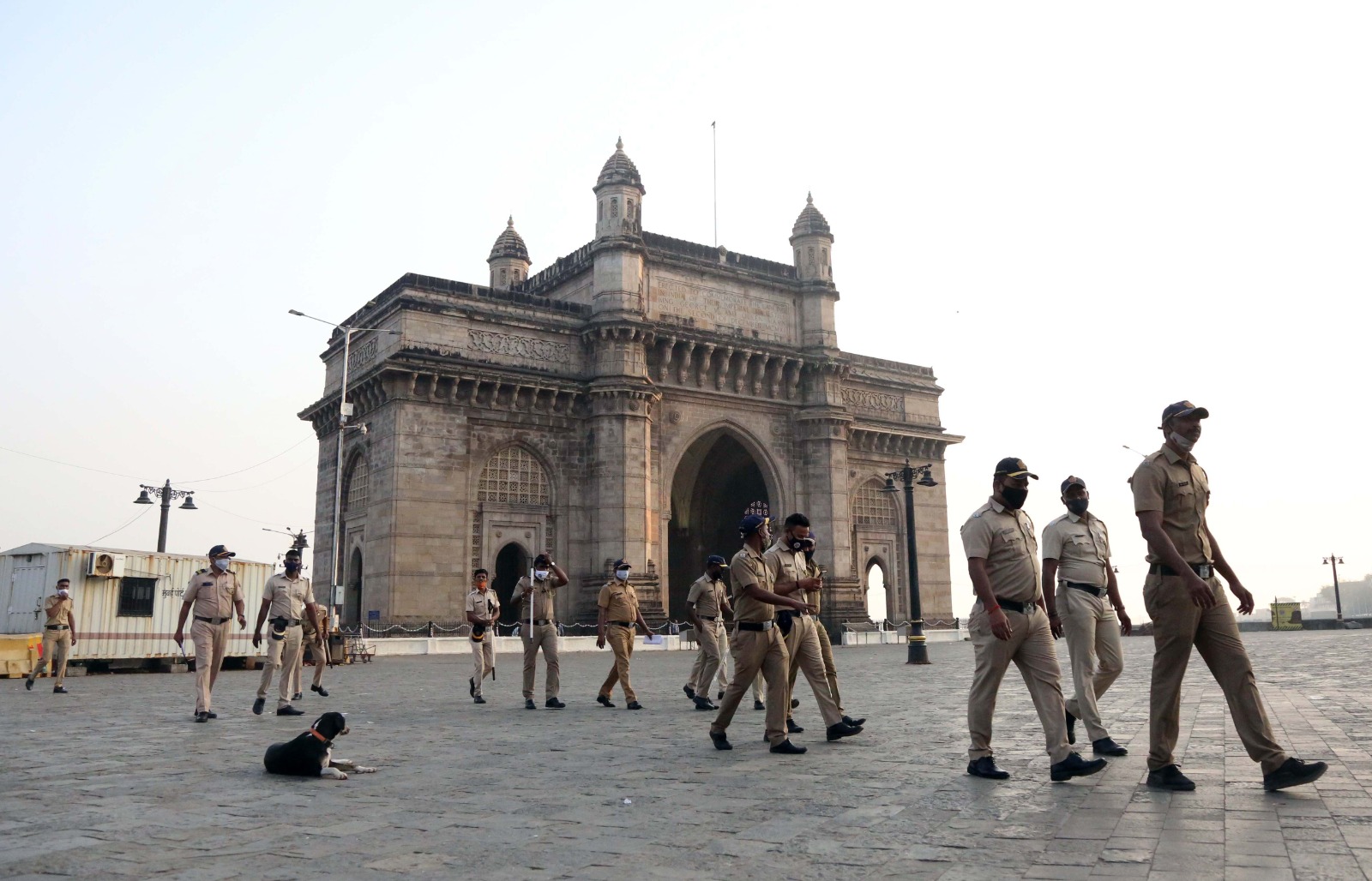 Mumbai Police Arrests 12 for Thefts at Bandra Fair
