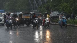 Mumbai wakes up to heavy showers amid yellow alert, IMD says downpour to continue