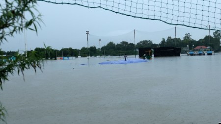 Noida floodplain farmhouses, Noida floodplain, Noida floodplain farmhouses under water, Noida floodplain farmhouses occupants homeless, delhi news, India news, Indian express, current affairs
