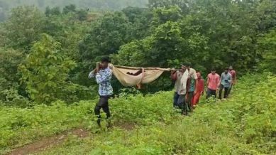 Vansi was taken in the ambulance to the Public Health Centre (PHC) in Kawant, located about five kilometers away.