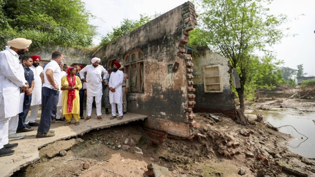 Rahul stopped at border village in Punjab for ‘security reasons’