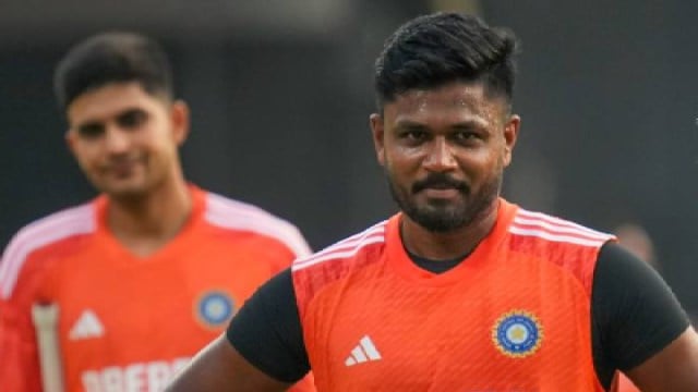 Asia Cup 2025: Ravi Shastri said Shubman Gill must not replace Sanju Samson as opener for India in T20Is. (PTI)