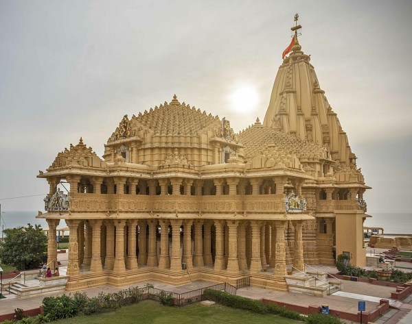 The Chola Tigers uses the historical plunder of Somnath as its catalyst