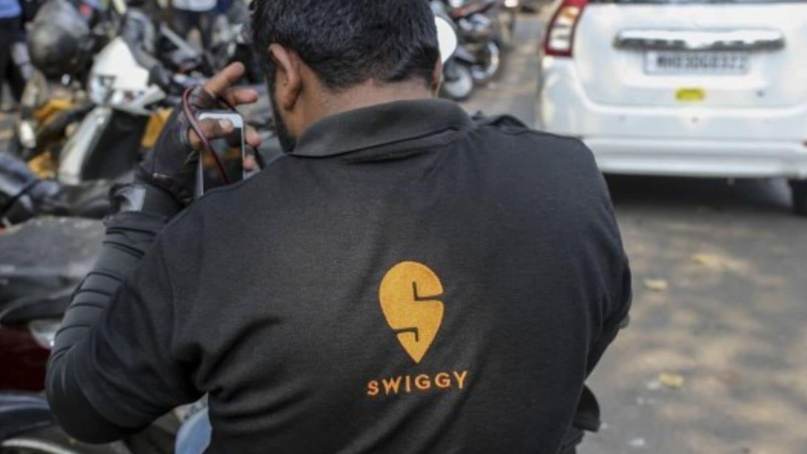 Swiggy Sells Rapido Stake for Rs 2,400 Crore