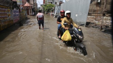 Kolkata Flooding, Kolkata waterlogging, Kolkata monsoons, Kolkata rains, Kolkata rainfall, waterlogging, Electrocution deaths, Kolkata Electrocution deaths, Electrocution deaths During Kolkata Flooding, Mamata Banerjee, Mamata Banerjee government, Indian express news, current affairs