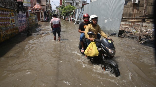 Kolkata Flooding, Kolkata waterlogging, Kolkata monsoons, Kolkata rains, Kolkata rainfall, waterlogging, Electrocution deaths, Kolkata Electrocution deaths, Electrocution deaths During Kolkata Flooding, Mamata Banerjee, Mamata Banerjee government, Indian express news, current affairs