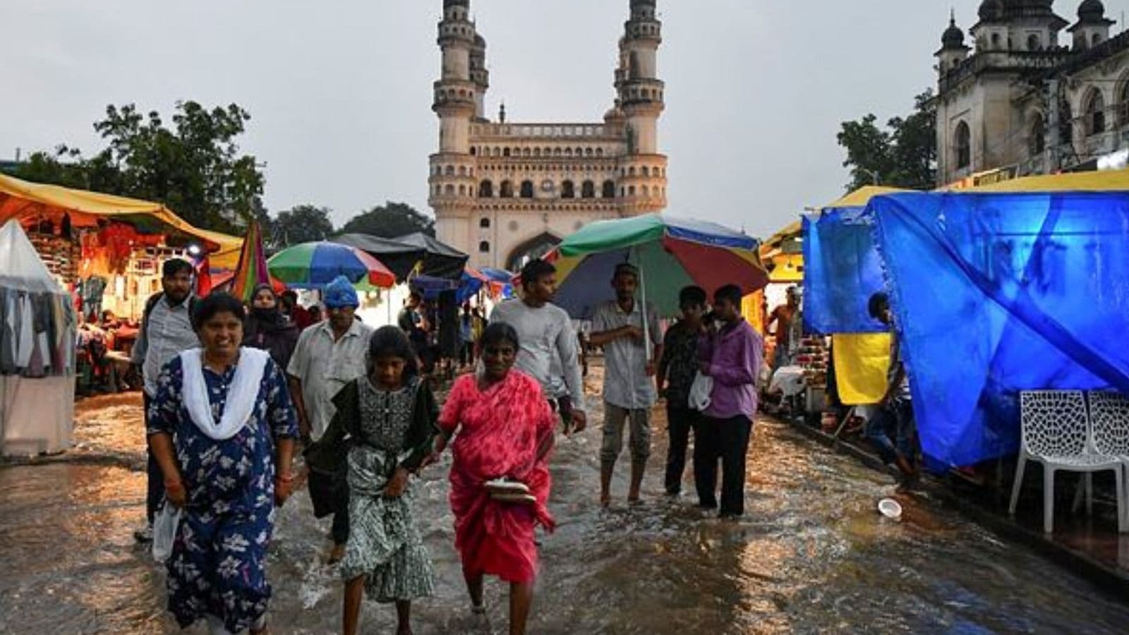 Telangana Hyderabad Rains, Weather Today LIVE Updates: IMD forecasts heavy rainfall; Police advises IT companies to allow WFH