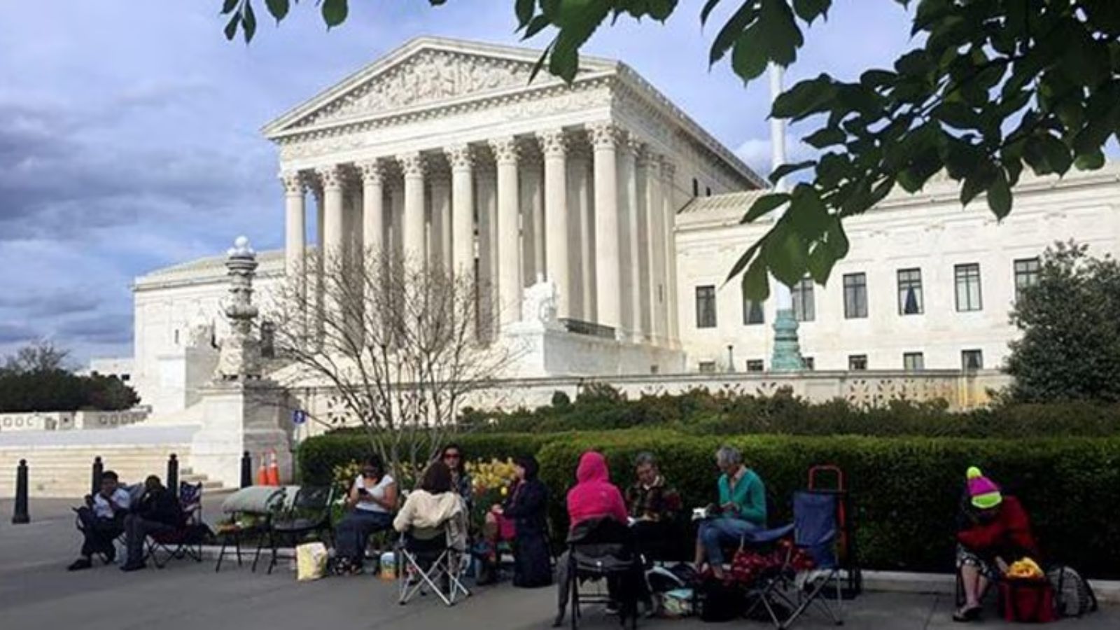 Trump Asks Supreme Court to Uphold Birthright Citizenship Limits