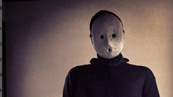Uketsu appears in a black bodysuit with a papier mâché mask and gives rare interviews on Zoom or over the phone.