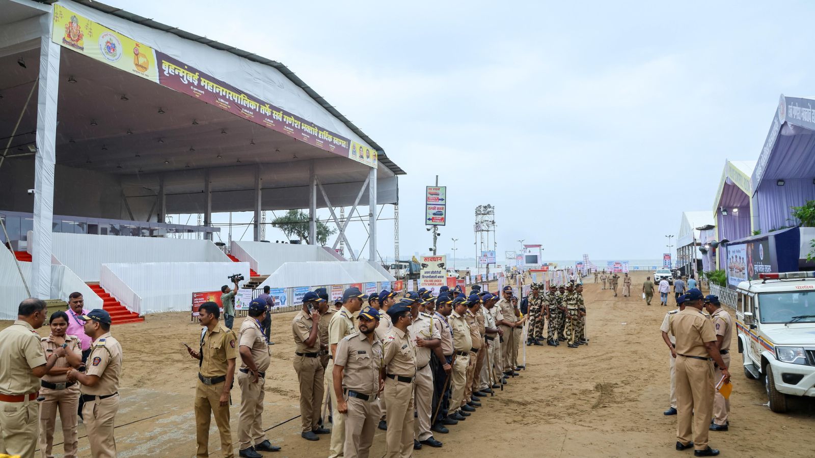 The message, which claims to be from the ‘Lashkar-e-Jihadi’ organisation, also said that 14 Pakistani terrorists have entered India.