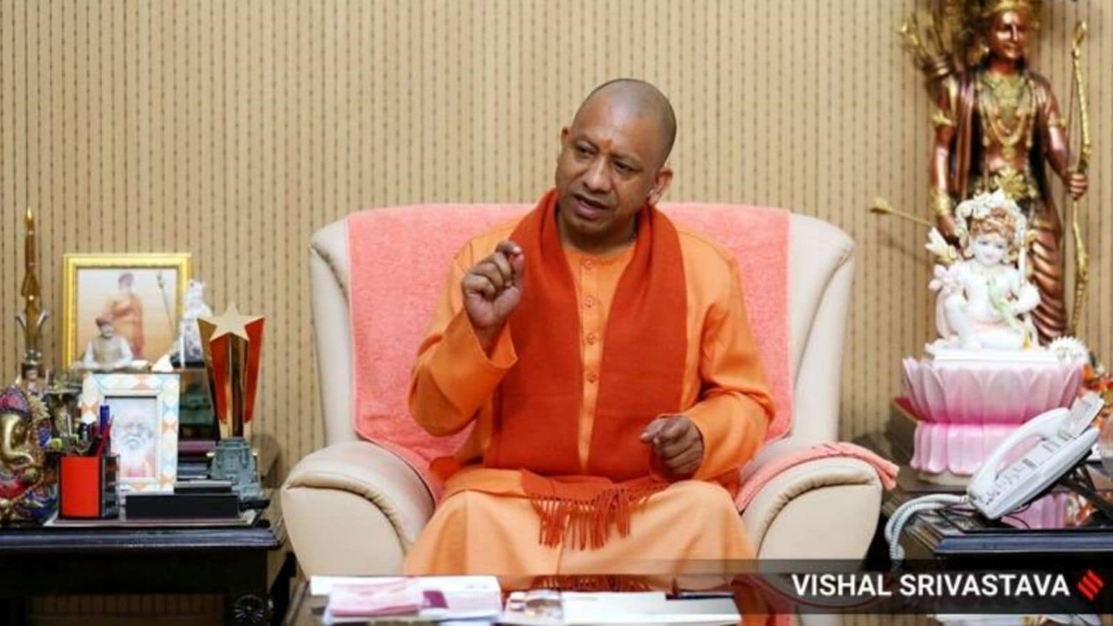 Protest over SRMU Degree: CM Yogi Adityanath orders probe, CO removed after police lathicharge students