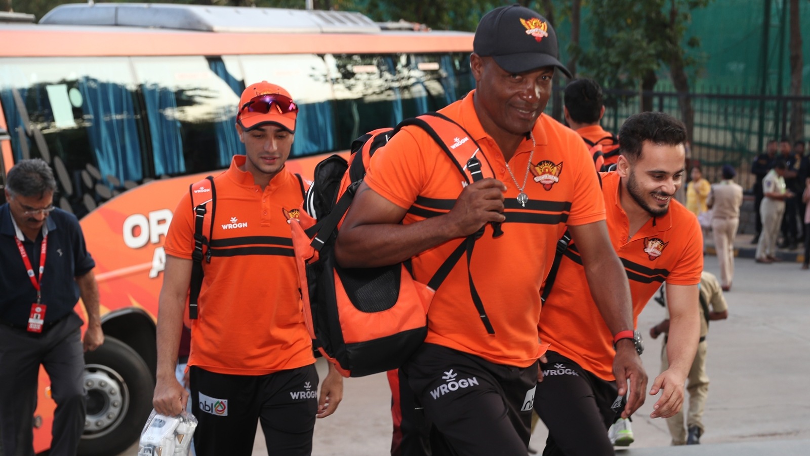 It's a common sight to spot Brian Lara standing behind Abhishek Sharma when he is batting in the nets of Sunrisers. (Sportzpics)