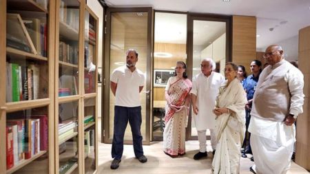 Congress President Mallikarjun Kharge, Congress Parliamentary Party Chairperson, Sonia Gandhi, Lok Sabha LoP Rahul Gandhi and Former Prime Minister Manmohan Singh's wife, Gursharan Kaur, attend the inauguration of the Dr Manmohan Singh Research Centre and Library at Indira Bhawan, in New Delhi on Friday. (AICC/ANI Photo)