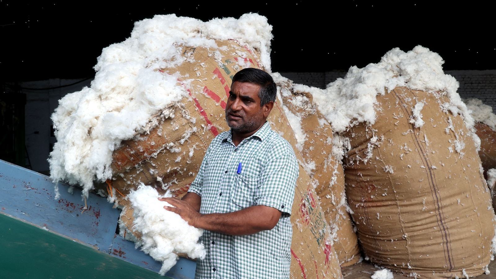 Farmers Protest Cotton Import Duty Removal