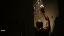 Are there any benefits to 'dark showering'?