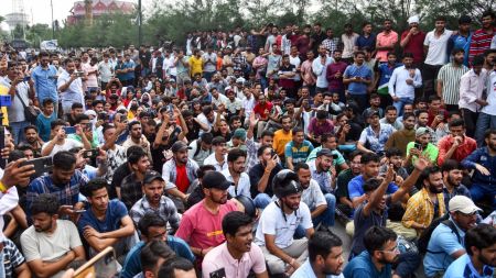 dehradun paper leak protest