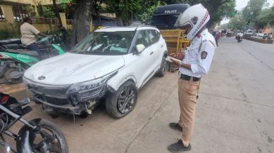 Spot picture of Ghatkopar Drunken driving case where one person is critically injured. (Express Photo by Deepak Joshi)