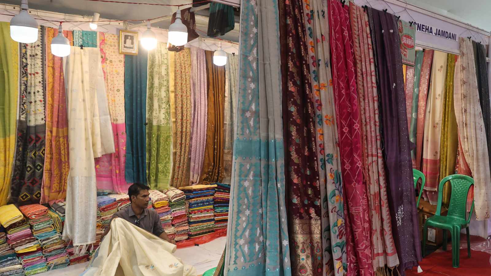 Jamdani Exposition in Delhi Showcases Bangladeshi Weaving