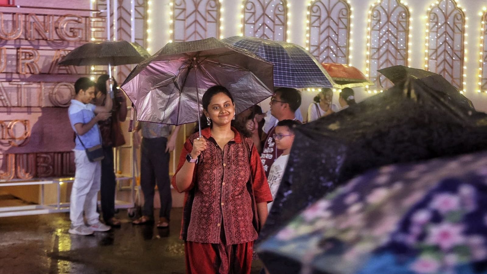 IMD warns of heavy rain in West Bengal during Durga Puja as Bay of Bengal depression intensifies