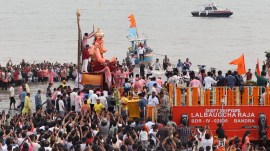 lalbaug raja immesrion lalbaug cha raja ganesh idol immersion