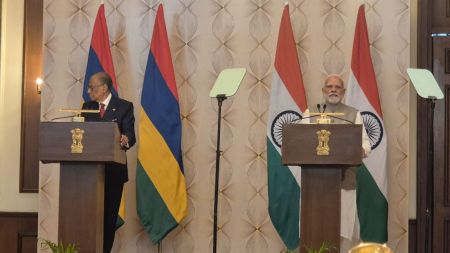 modi mauritius bilateral meet (1)