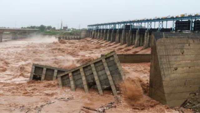 punajb barrage of gates