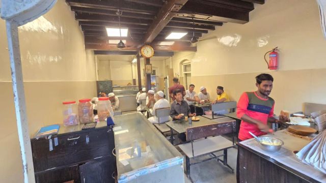 Even a hundred years later, Gulzar’s prices remain rooted in affordability.