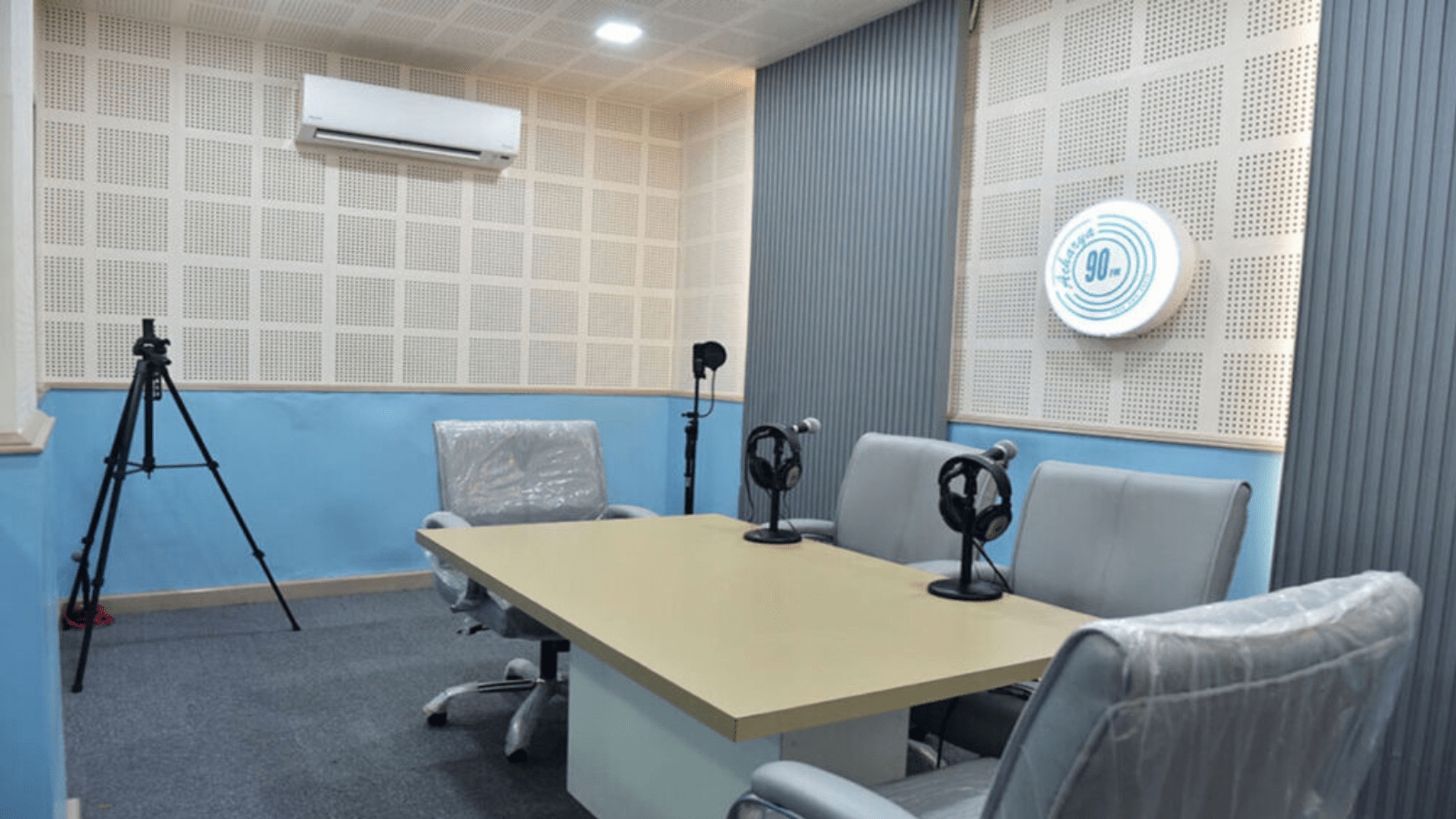 Launched in 2022, Acharya 90 FM is one of the rare college-run community radios in Mumbai