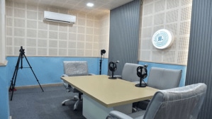 Launched in 2022, Acharya 90 FM is one of the rare college-run community radios in Mumbai