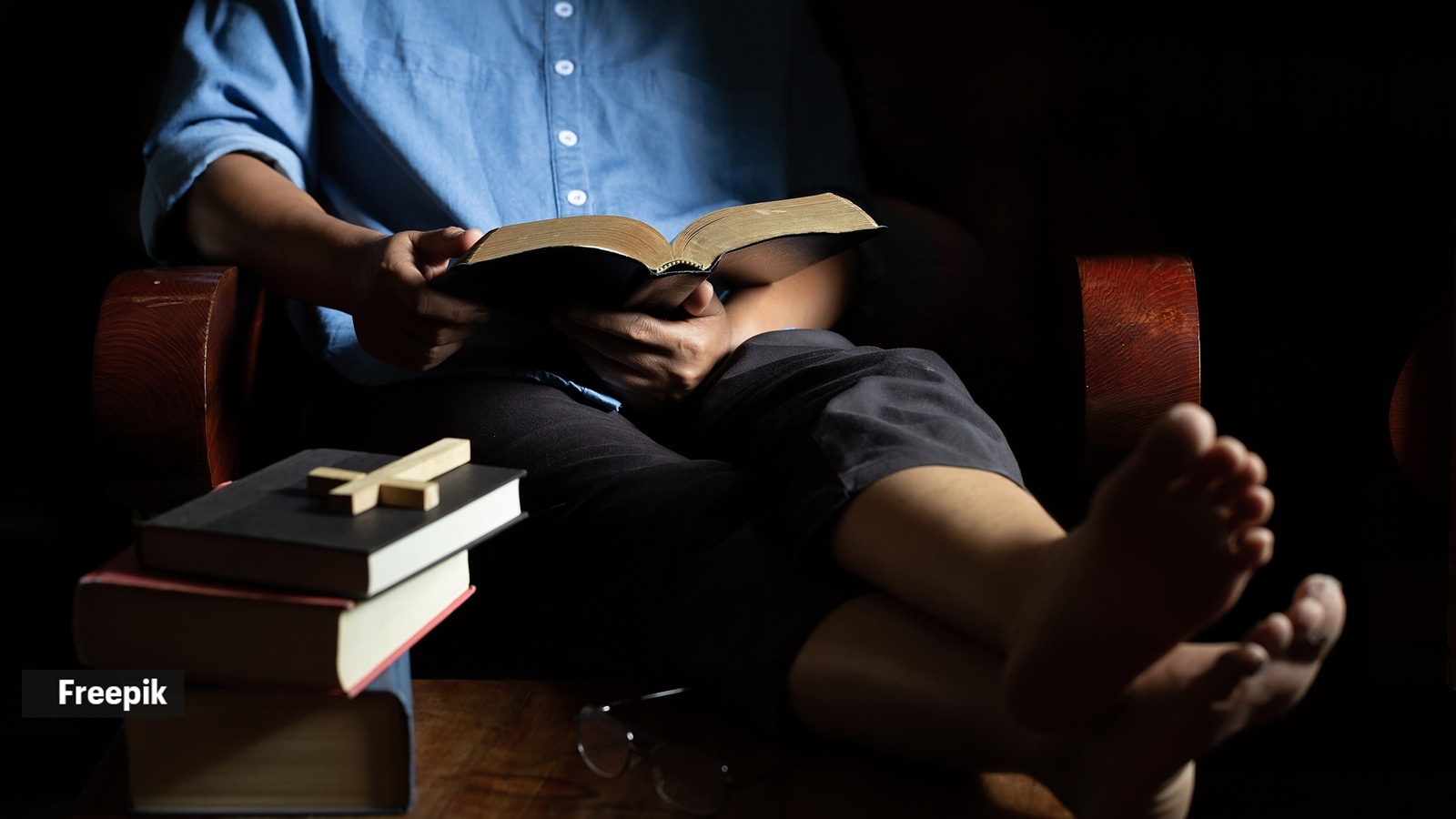 reading thrillers