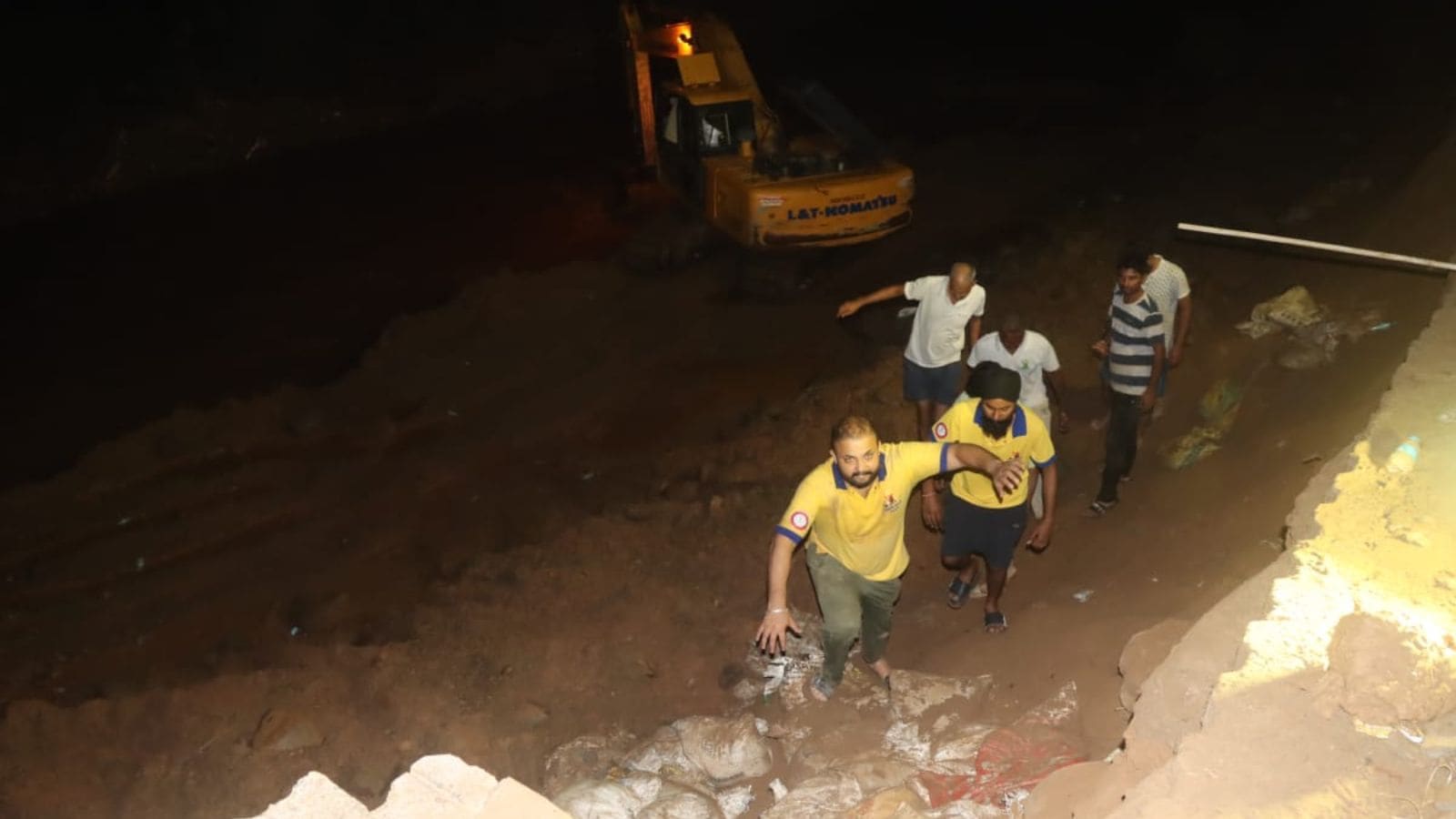 Nada-Khuda Lahora road in Naya Gaon will be restored for use within a day or two: DC