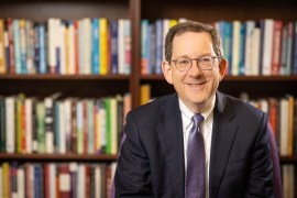 Northwestern University president announces resignation