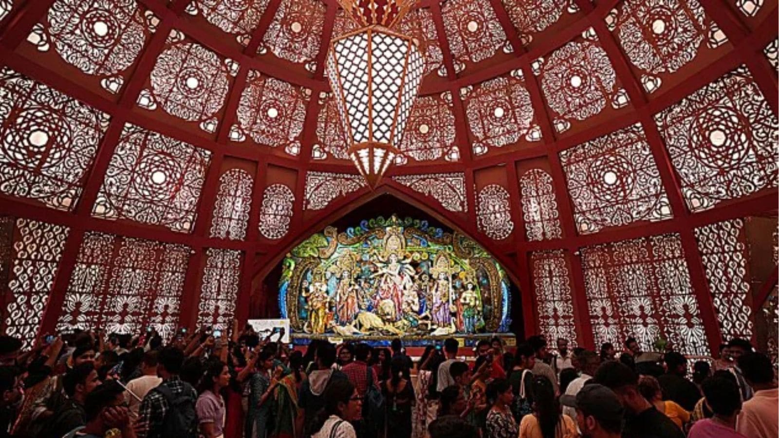 Pandal hopping this Durga Puja? Here’s an app to locate parking spaces, Metro stations, and ATMs in West Bengal