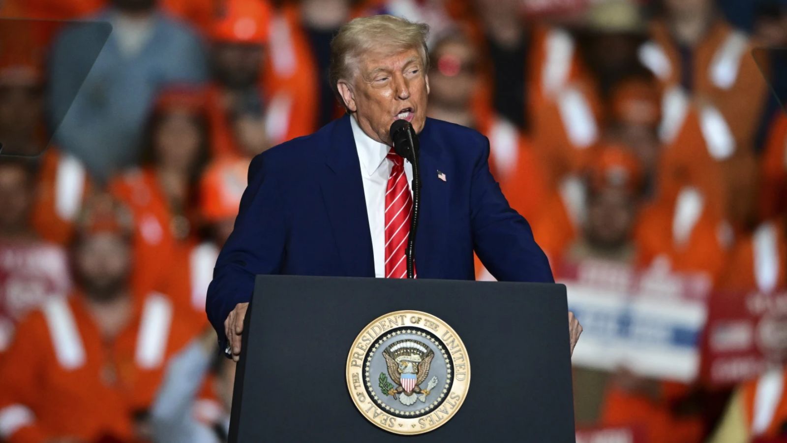 Trump announces new tariffs on pharmaceuticals, heavy trucks and kitchen cabinets from October 1